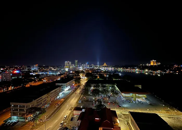 Ron & Ron Homestay - 4 Pax Riverine Diamond Kuching