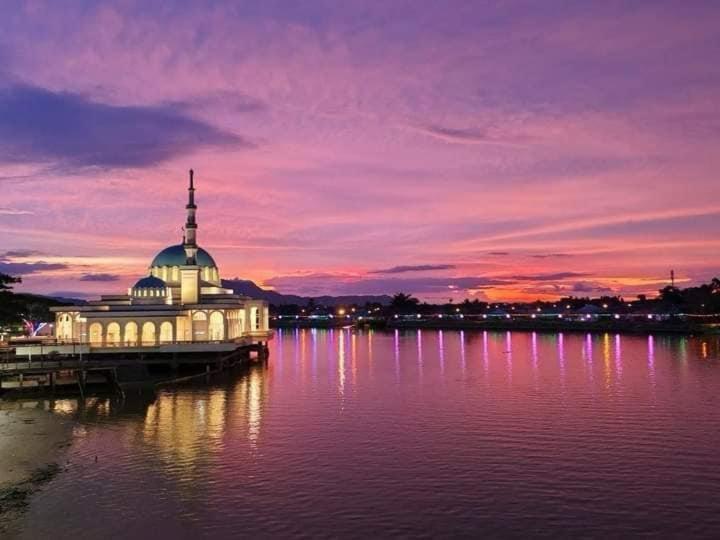 Ron & Ron - 4 Pax Riverine Diamond * Kuching