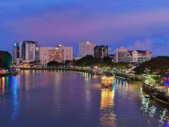 Ron & Ron - 4 Pax Riverine Diamond Apartment