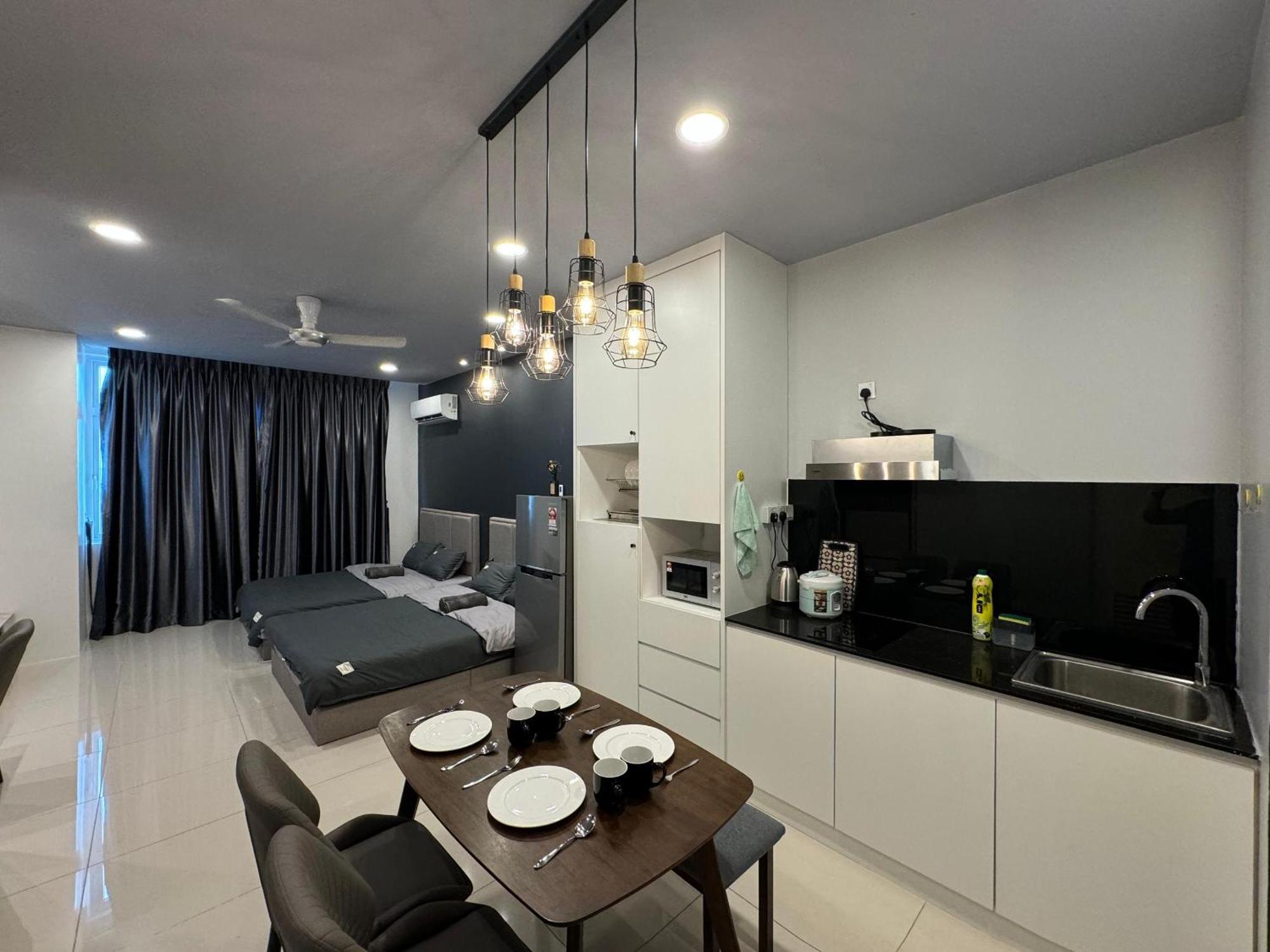 Ron & Ron - 4 Pax Riverine Diamond Apartment