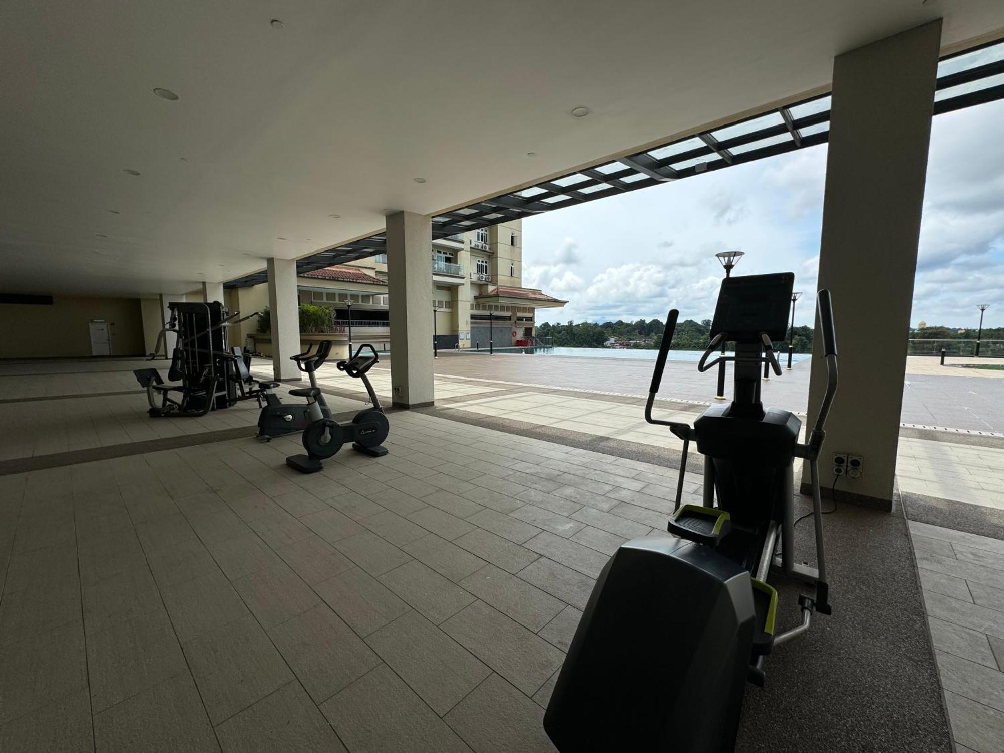 Ron & Ron - 4 Pax Riverine Diamond * Kuching